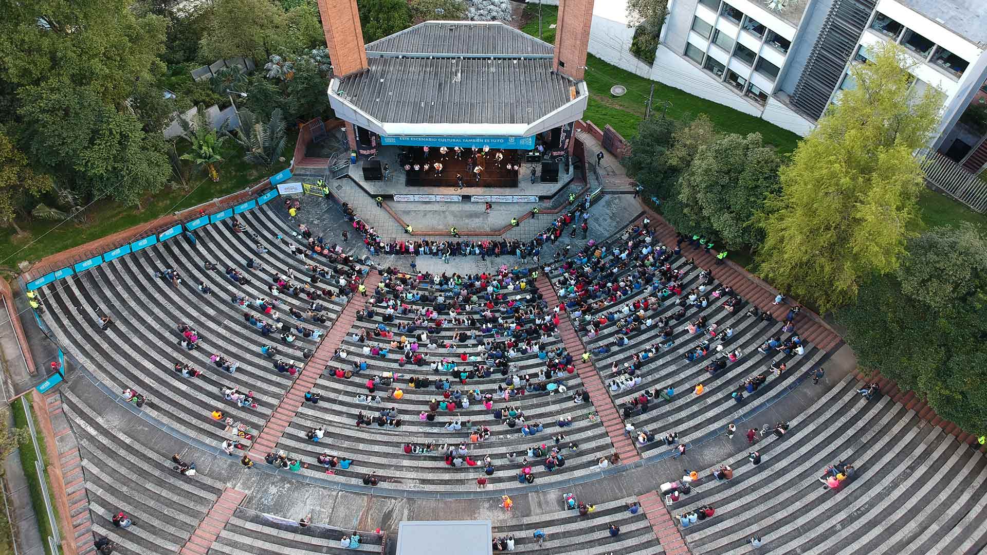 Teatro al aire libre La Media Torta