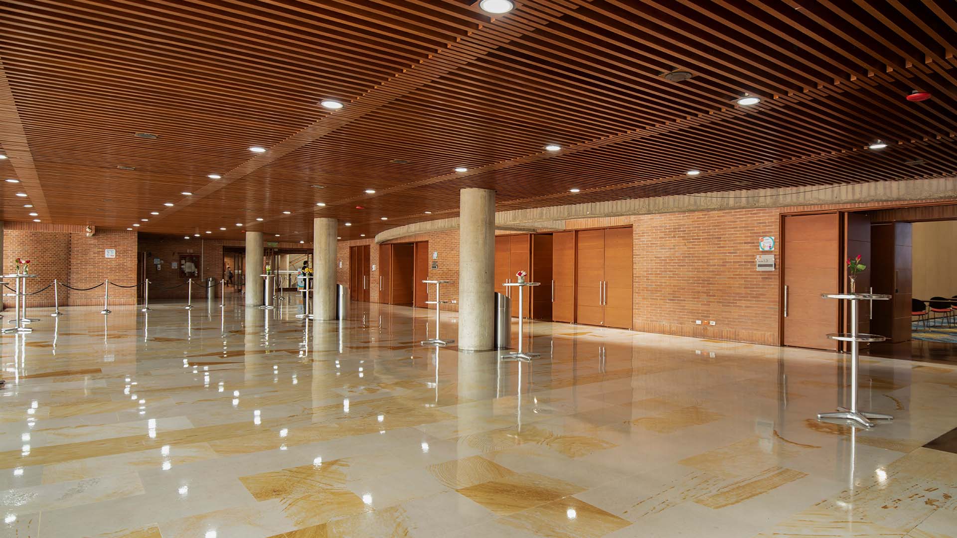 Centro de convenciones Compensar - Lobby Gran Auditorio