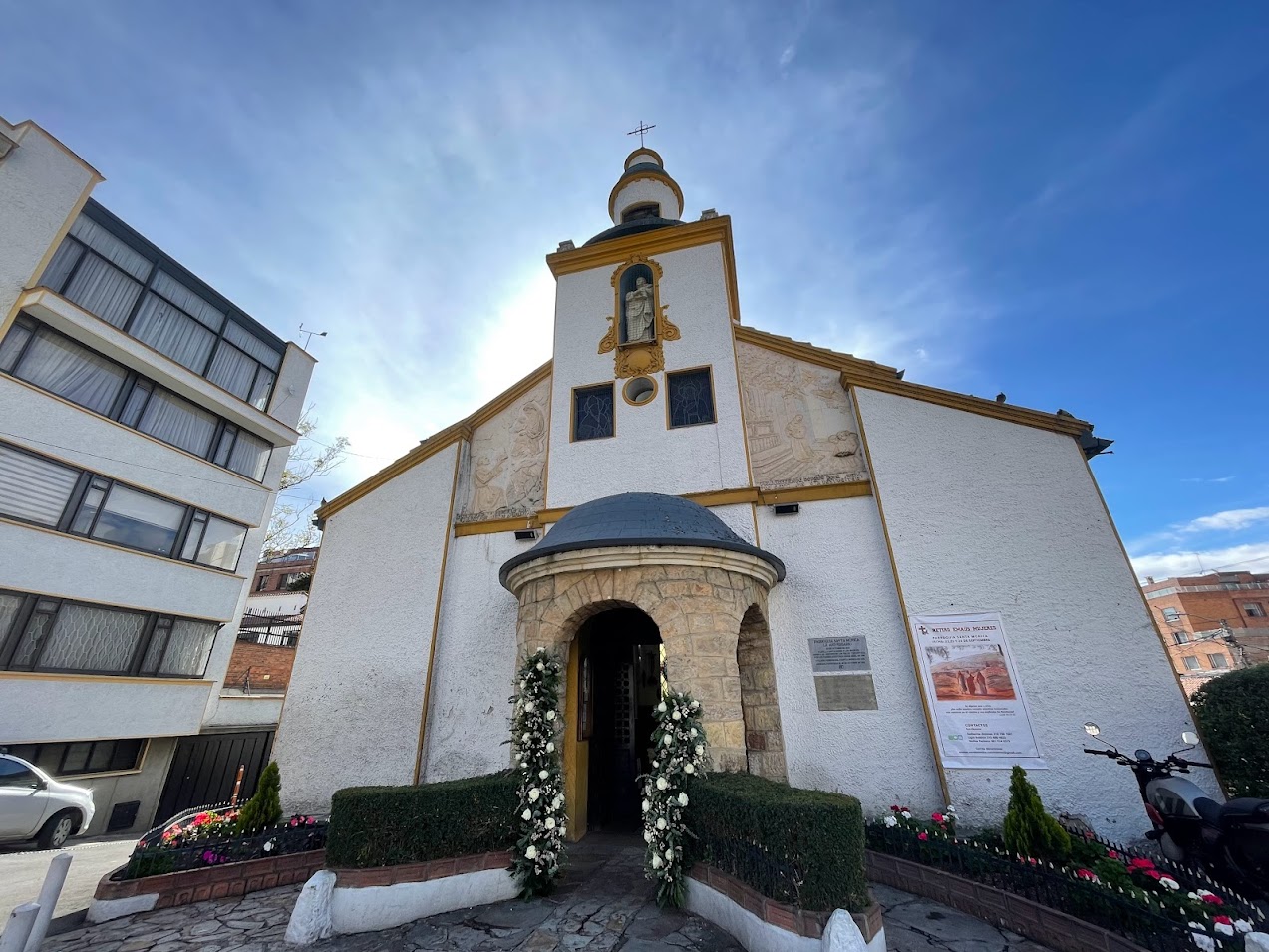 Parroquia Santa Mónica - Capilla Santa María de los Ángeles - https://psantamonica.arquibogota.org.co/