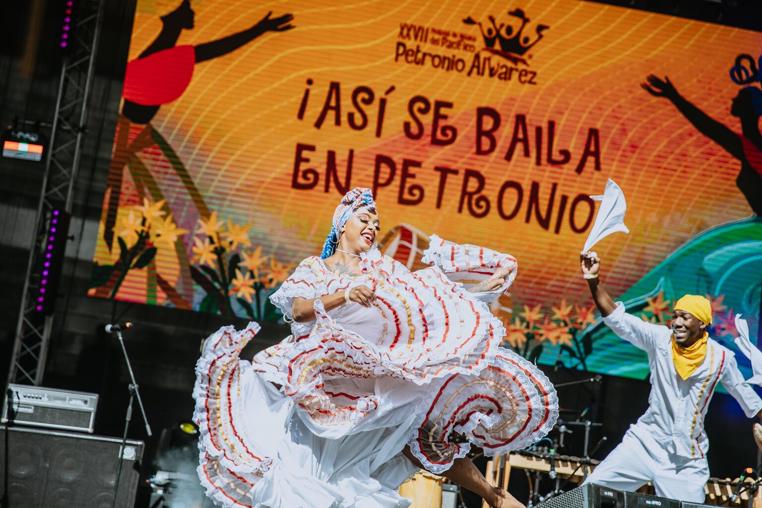 Bogotá recibe Petronio Álvarez en la Plaza cultural Santamaría, una parte de la tradición del Pacífico en la ciudad. 