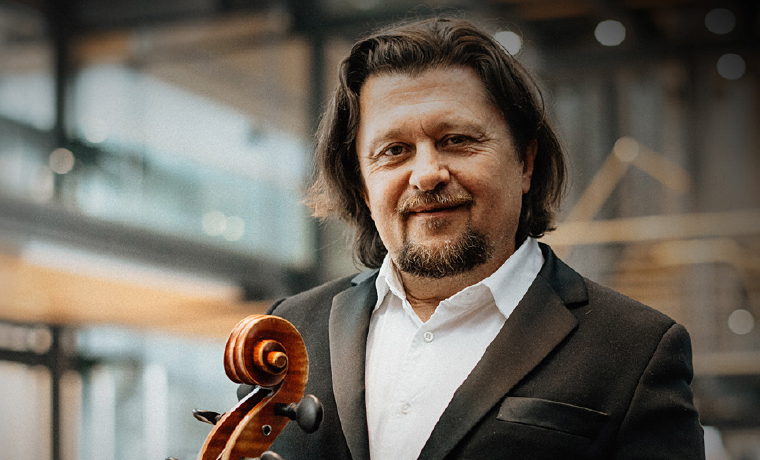Philharmonic Orchestra of Bogotá and Cello
