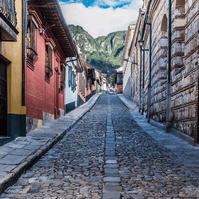 Museos y Monserrate: Una Escala Mágica en Bogotá