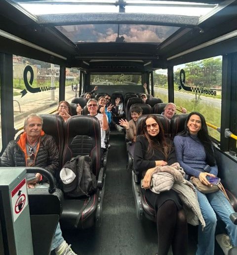 Hop on Bogotá, el mejor plan de bus turistico por la ciudad