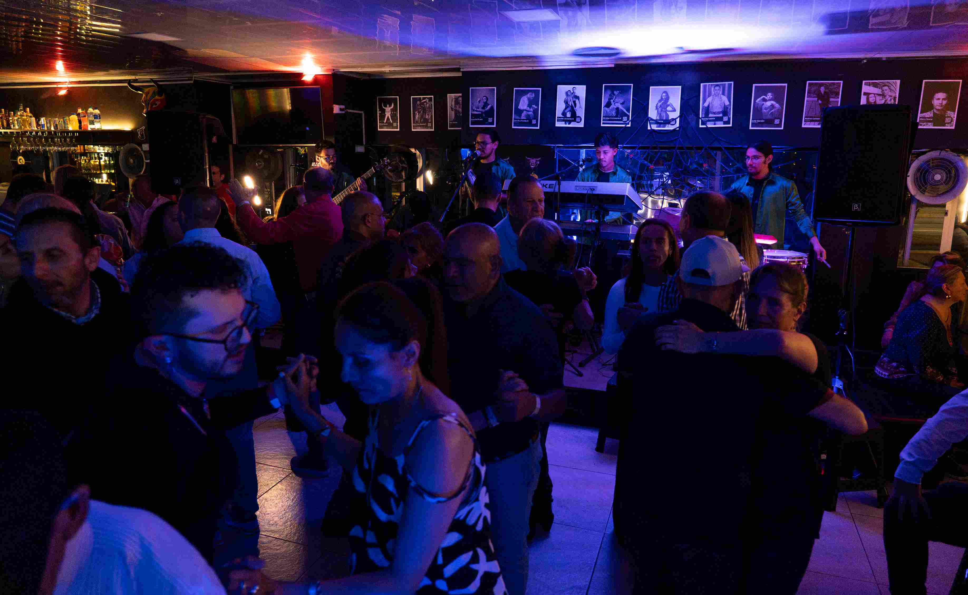 asi-baila-colombia-en-bogota--feel-the-passion-of-a-classic-colombian-party