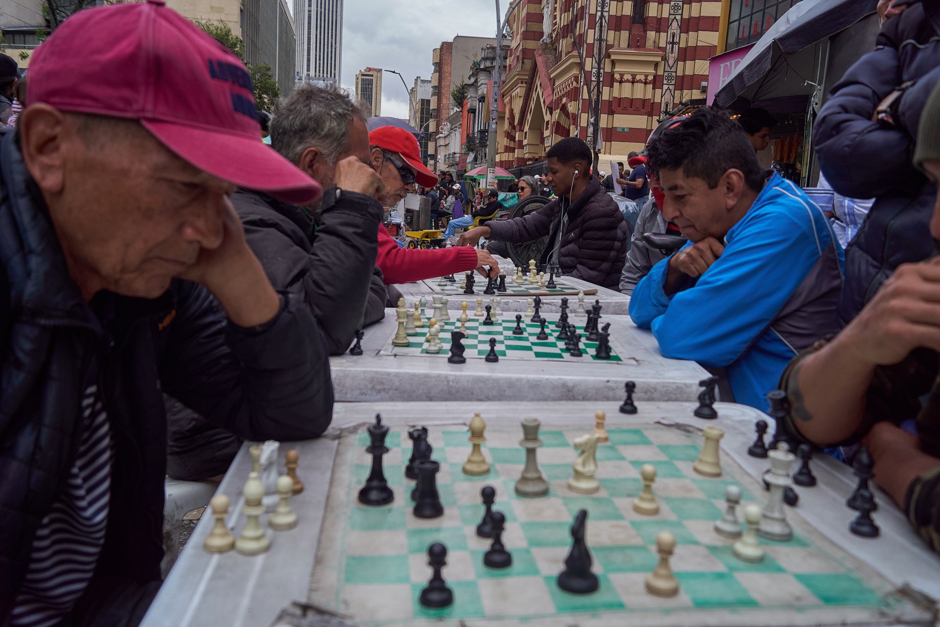 Desde música hasta interminables torneos de ajedrez, se disfruta en el paseo por el septimazo. Foto: Archivo IDT.