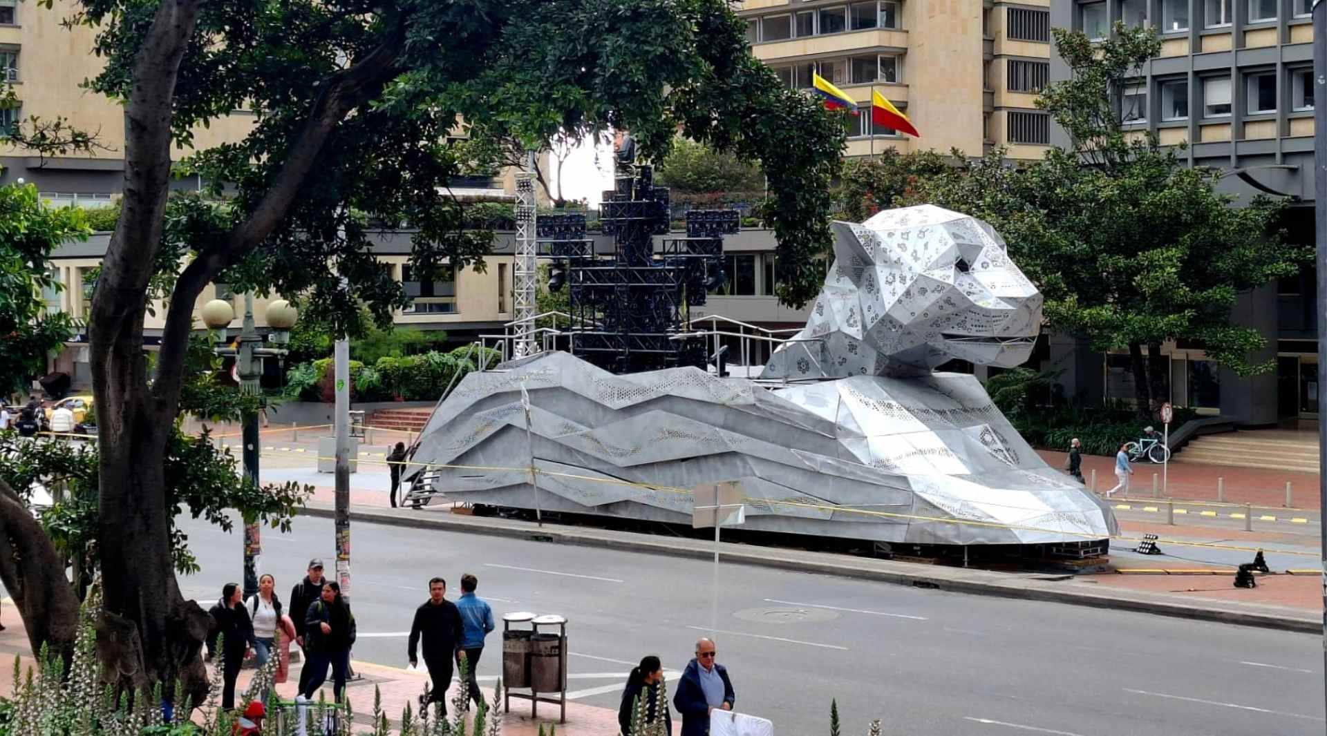Jaguara, Pensar Bonito, al frente del Museo Nacional, es una de las instalaciones más visitadas. Foto: Cortesía, Secretaría de Cultura, Recreación y Deporte.