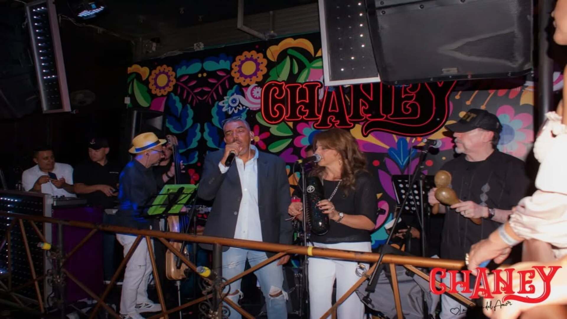 La energía de Chaney en vivo. Una noche de música y baile que no querrás perderte. Fotografía de las redes sociales de Chaney bar 