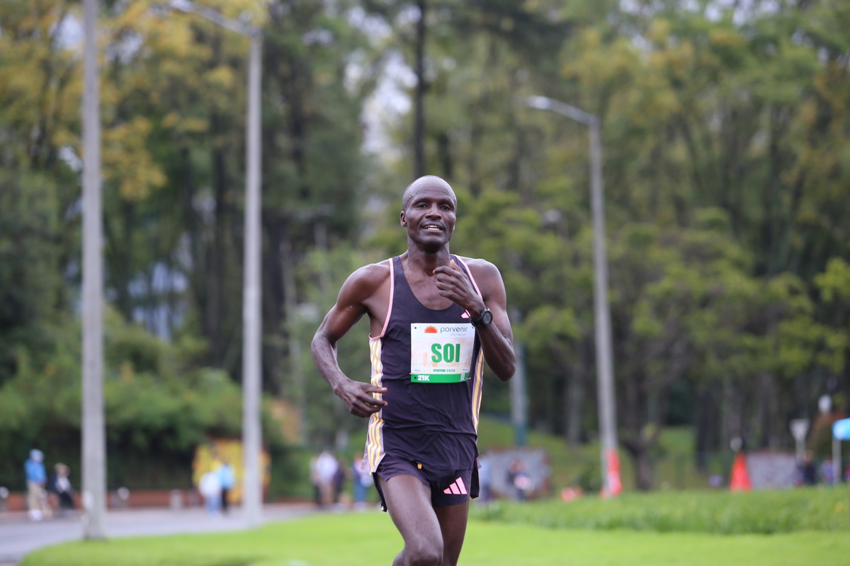 Atleta élite en la media maratón de Bogotá. Archivo MMB