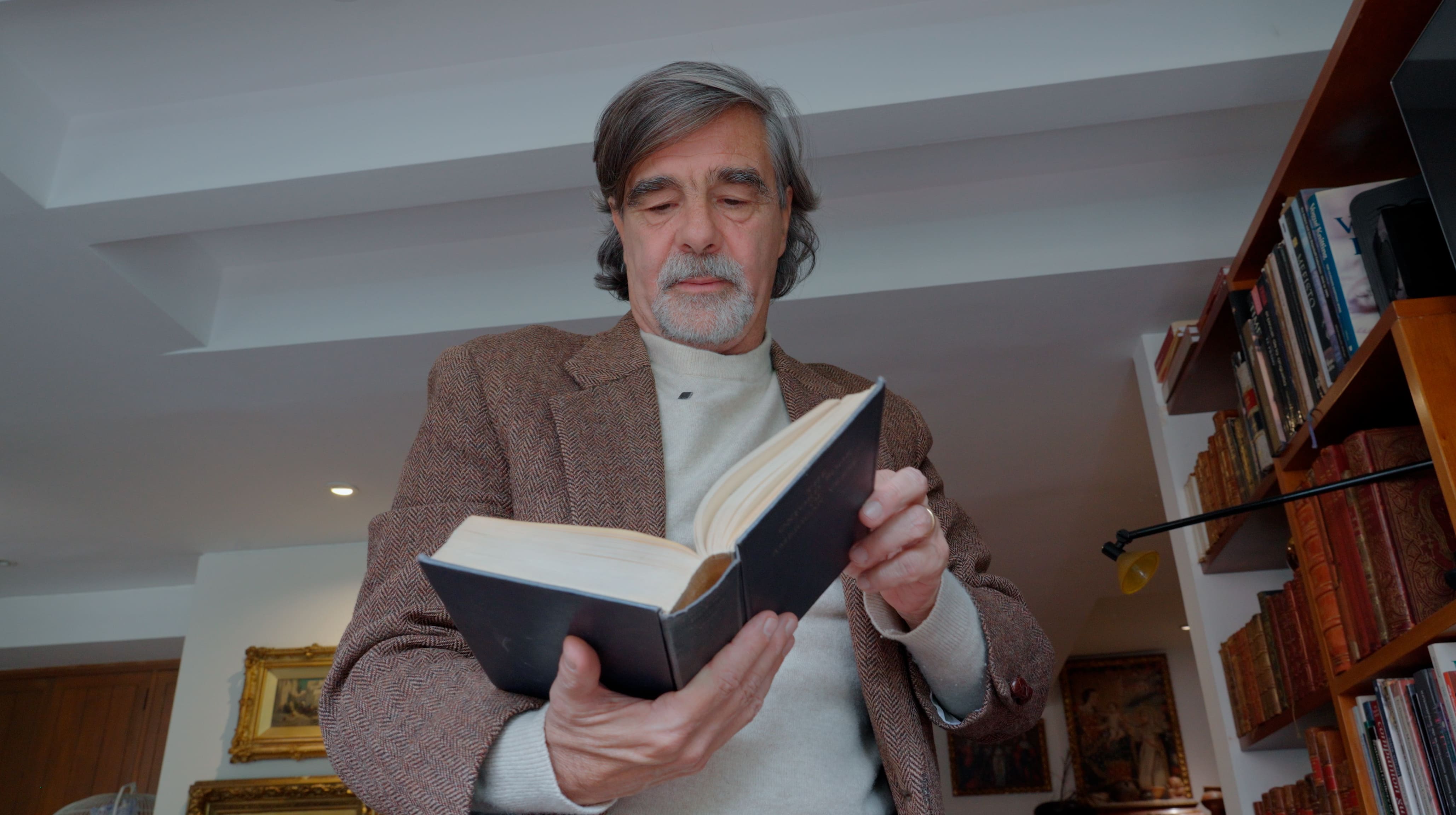 Mallarino es descendiente de una casta de escritores. Y gran parte de su obra literaria ha estado inspirada en Bogotá. Foto: Juan Carlos Zapata - Visit Bogotá. 