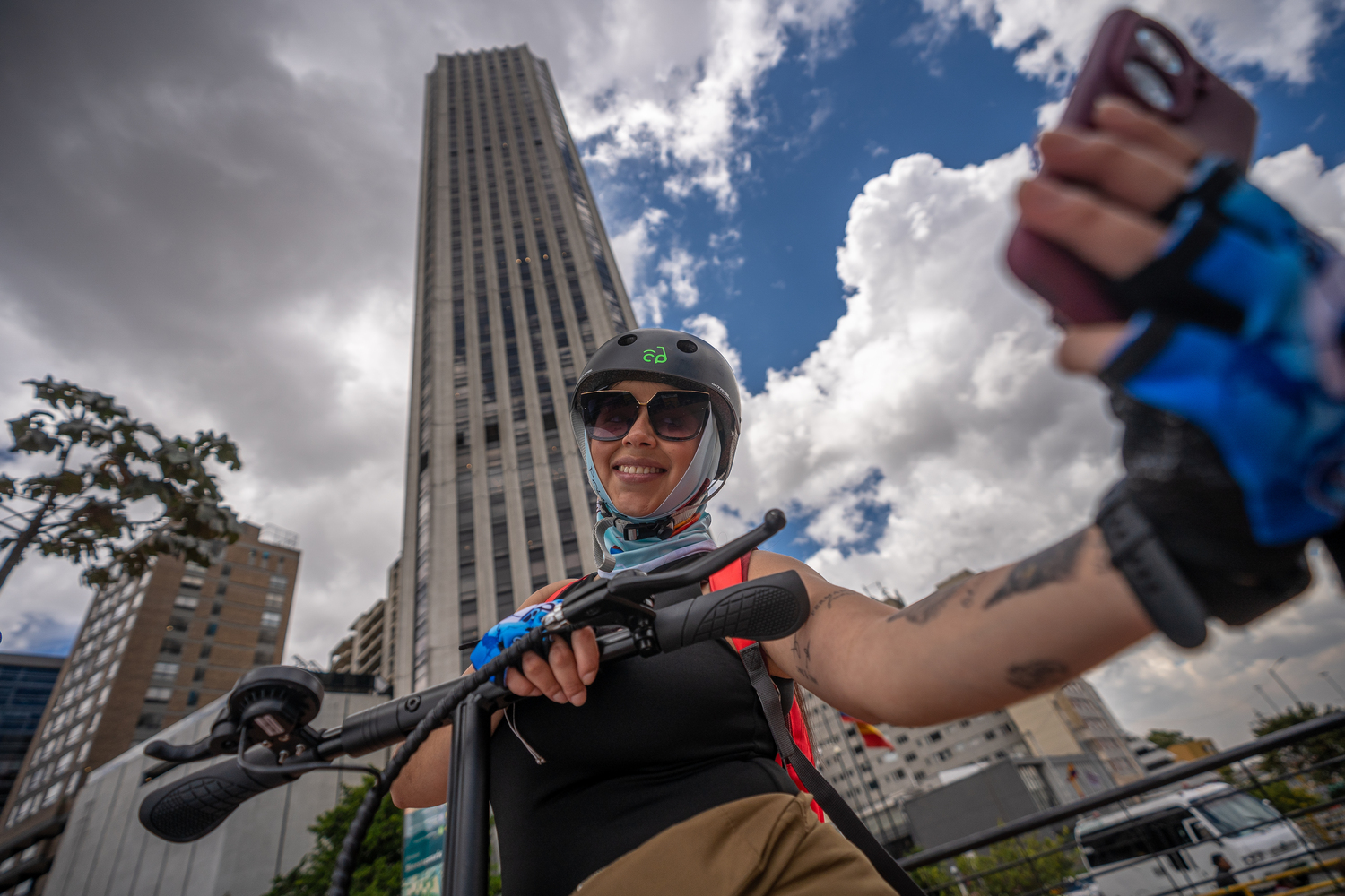  Passing by the iconic Colpatria Tower en route to Bolivar Square. Photo by Diego Cuevas - IDT