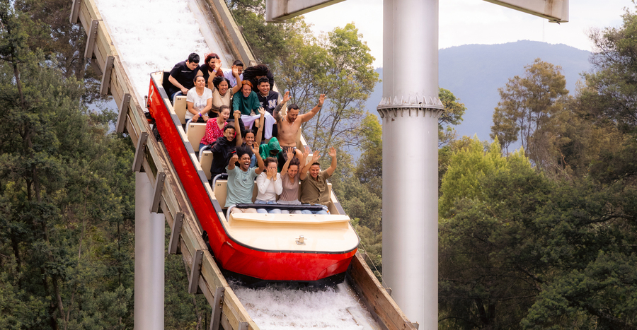 Salitre Mágico es reconocido por sus montañas rusas y por sus demás atracciones mecánicas. Foto: Acolap