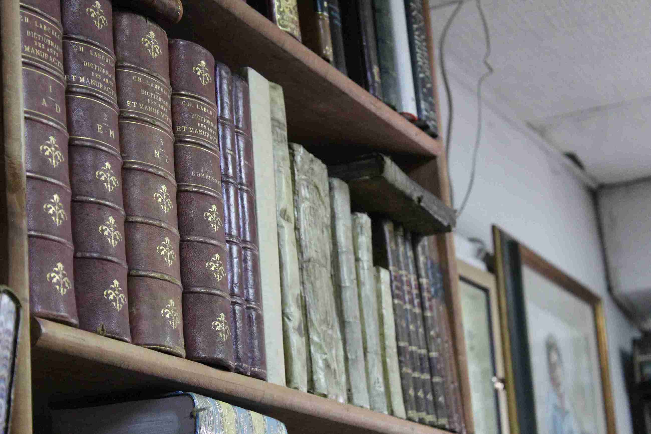 Quevedo Libros y Antigüedades