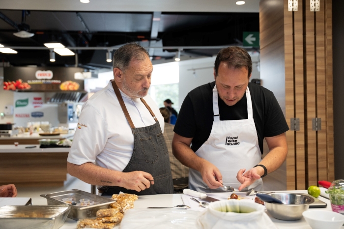 ¡Es nuestra! ven y disfruta el arte de la arepa colombiana