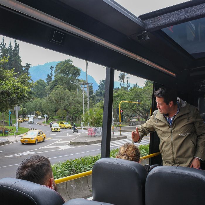 Hop on Bogotá, el mejor plan de bus turistico por la ciudad
