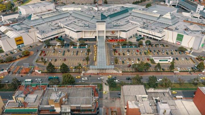 Cumple 50 años. Unicentro Bogotá, más que un centro comercial, es un símbolo de compras, diversión en familia, reinvención y progreso.