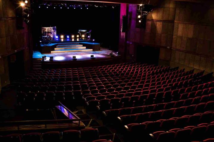 Es un símbolo de las artes escénicas en Bogotá. El Teatro Nacional cumple 45 años