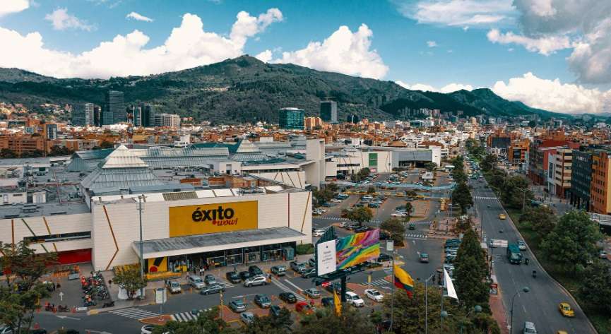 Unicentro Bogotá, donde todo está bajo un inmenso techo. Foto: Ricardo Báez - IDT