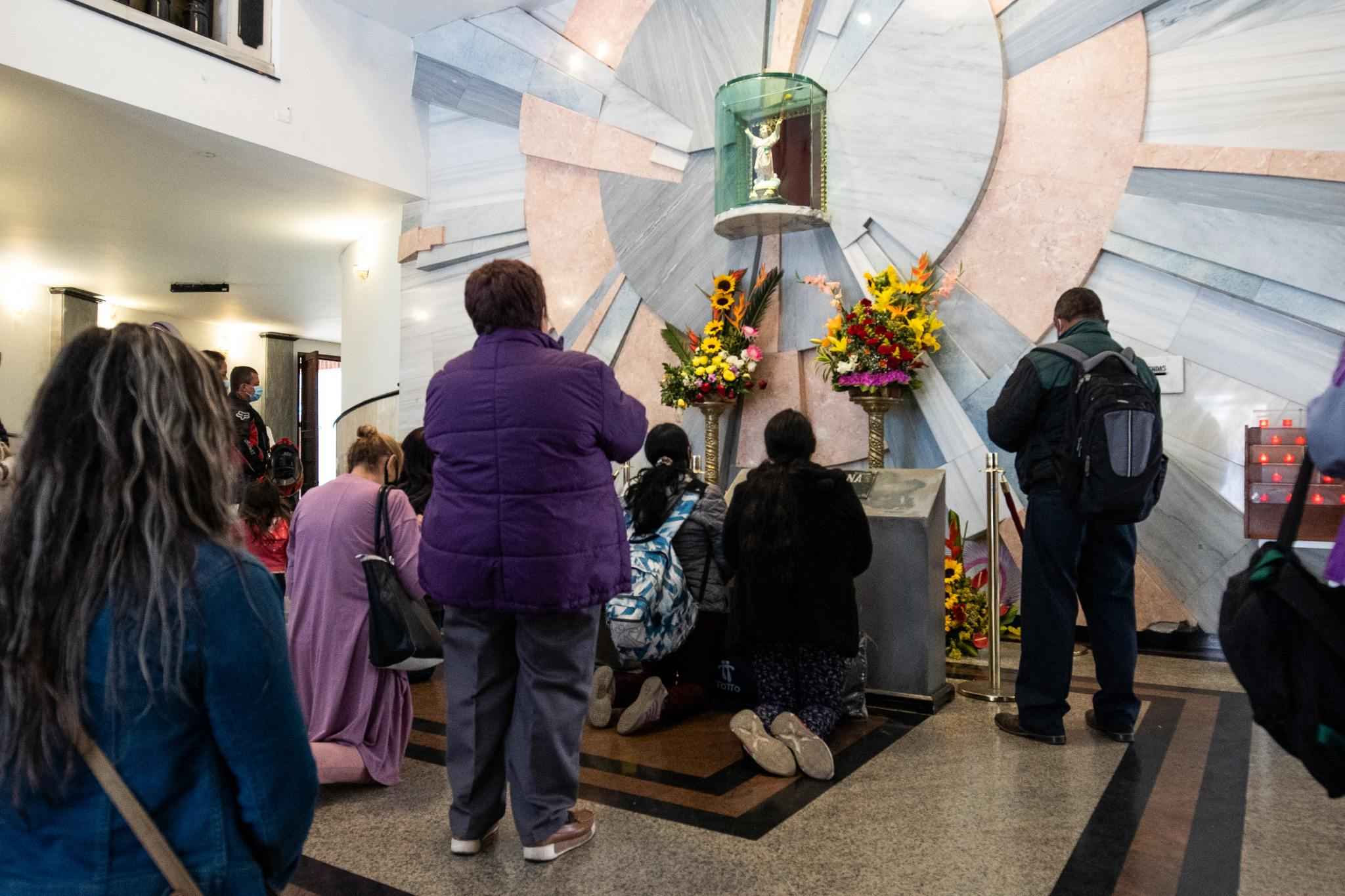 The Divine Child Temple - 20 de Julio attracts more than 20,000 worshippers every Sunday. Photo: Juan Amarú Rodríguez - IDT